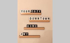 Your Cozy Downtown Home - Studio